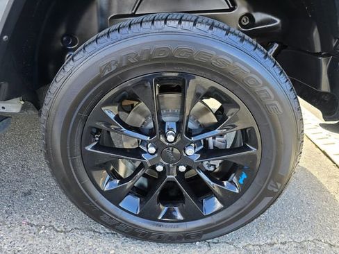 Used 2023 Jeep Wrangler Unlimited Sahara w/ Cold Weather Group image 13