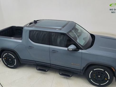 Used 2025 Rivian R1T Premium AWD/4WD image 76
