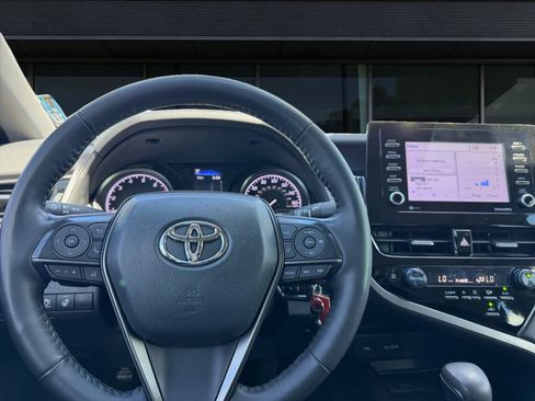 Used 2024 Toyota Camry SE w/ Cold Weather Package FWD image 4
