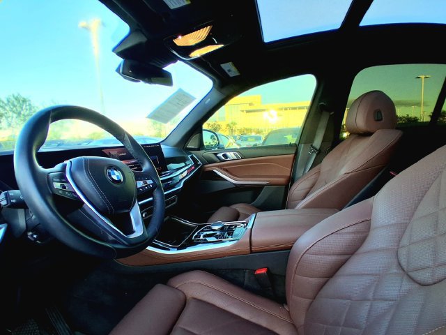 Used 2024 BMW X5 xDrive40i w/ Premium Package AWD/4WD image 11