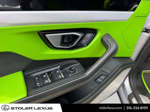 Used 2020 Lamborghini Urus AWD/4WD image 19