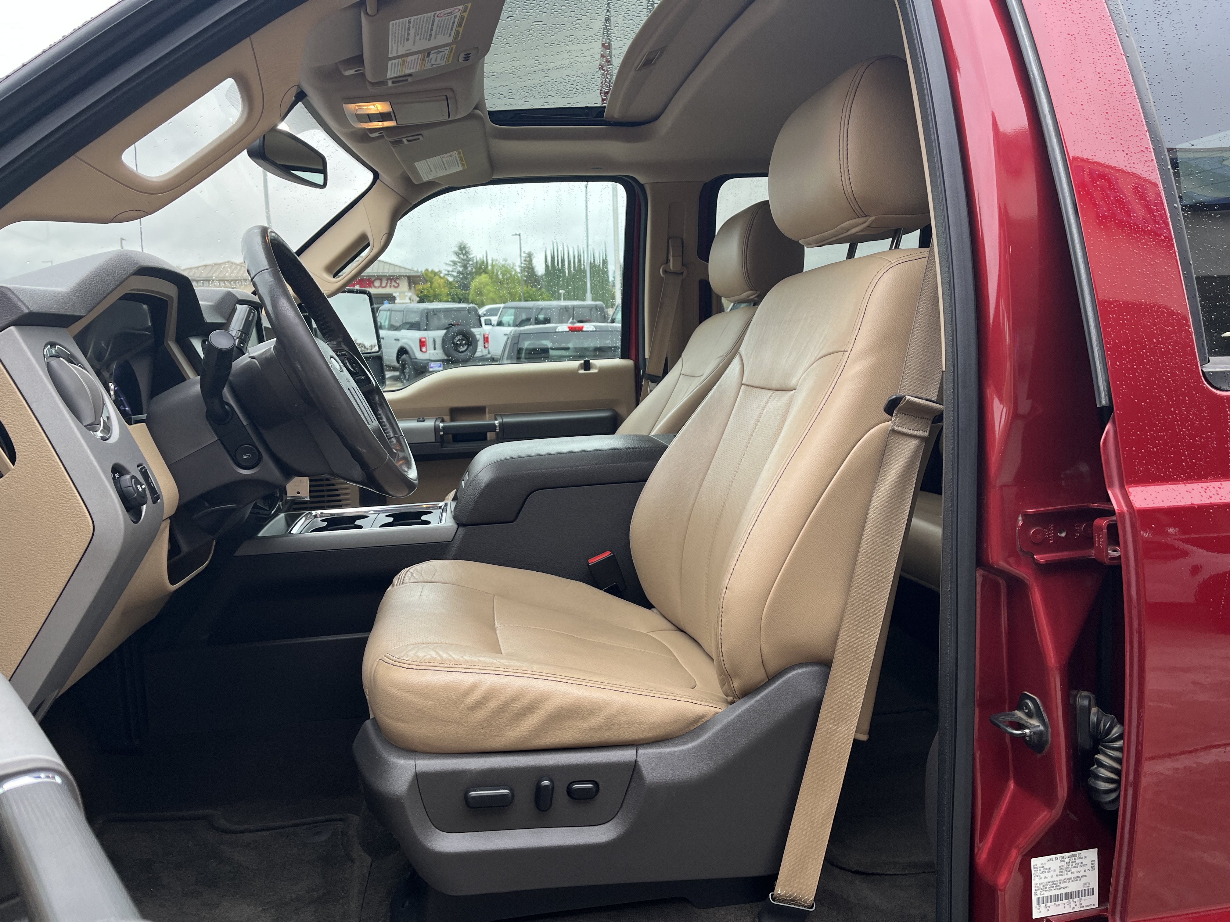 Used 2015 Ford F250 Lariat w/ Lariat Ultimate Package AWD/4WD image 6