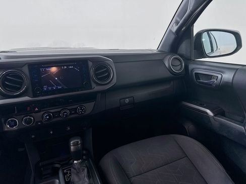 Used 2016 Toyota Tacoma TRD Sport w/ Towing Package image 22