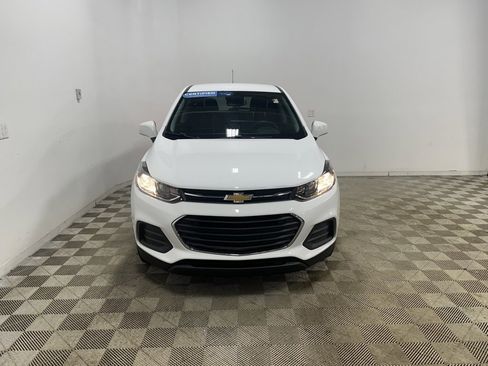 Certified 2022 Chevrolet Trax LS w/ Tint and Cruise Package image 2