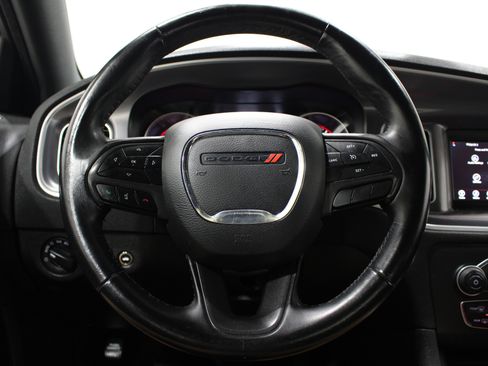 Used 2019 Dodge Charger SXT image 10