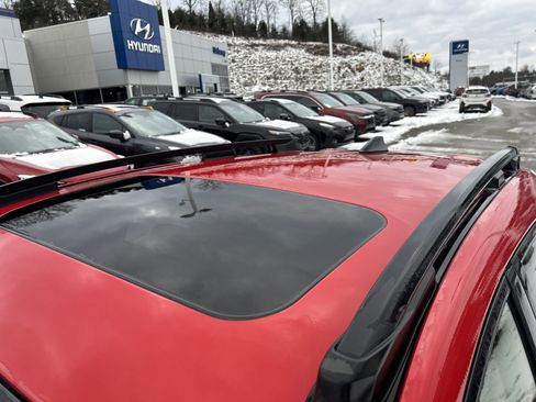 Used 2024 Subaru Crosstrek 2.0i Premium image 21