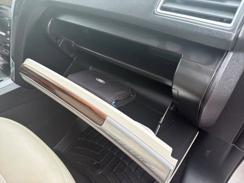 Used 2019 Ford Explorer Limited w/ Class III Trailer Tow Package image 32