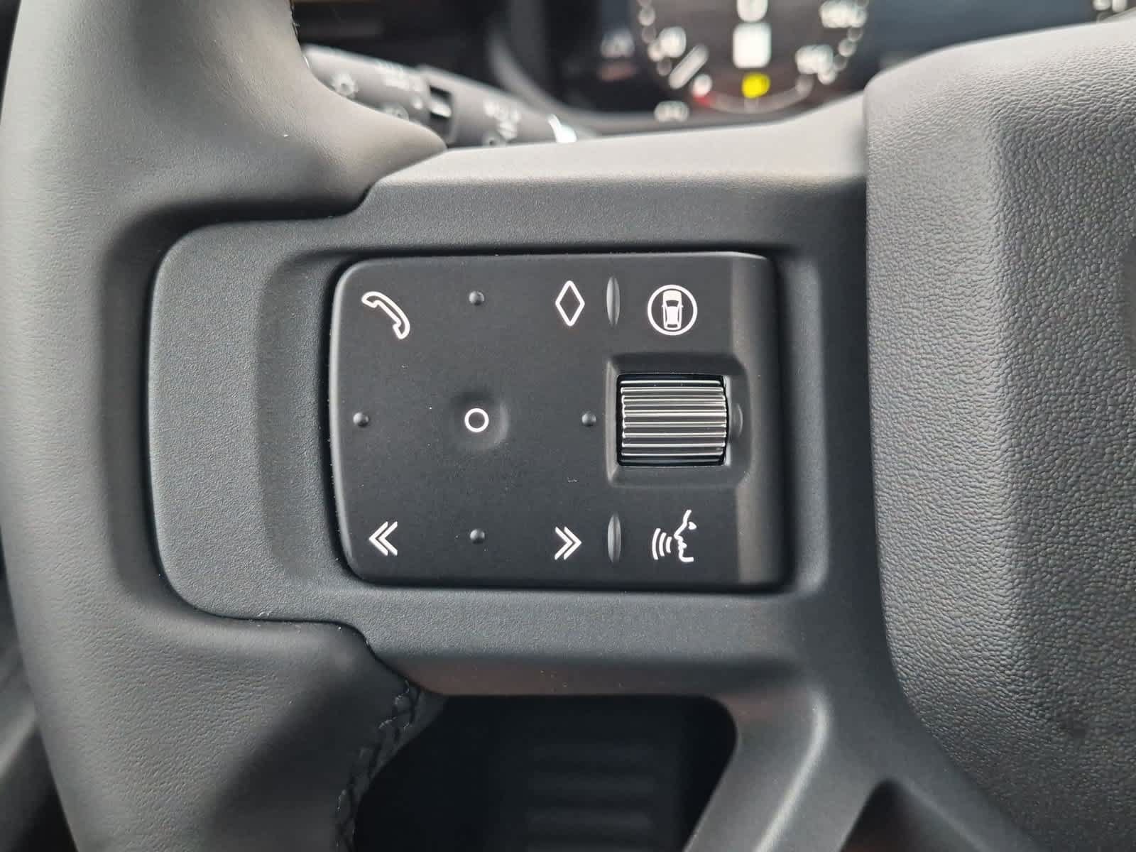 New 2026 Land Rover Defender 110 X-Dynamic SE AWD/4WD image 25