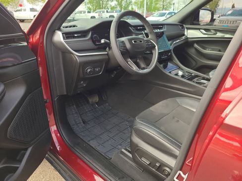 Used 2023 Jeep Grand Cherokee L Laredo image 10