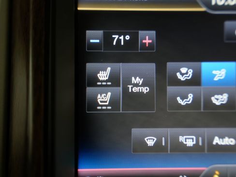 Used 2014 Ford F150 Lariat w/ Lariat Chrome Package image 22