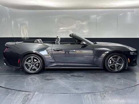 Used 2024 Ford Mustang Premium image 3