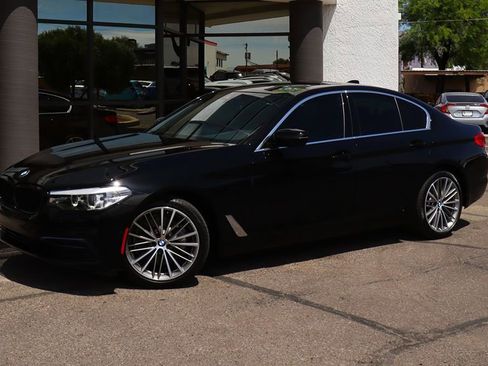 Used 2020 BMW 530i w/ Convenience Package RWD image 3