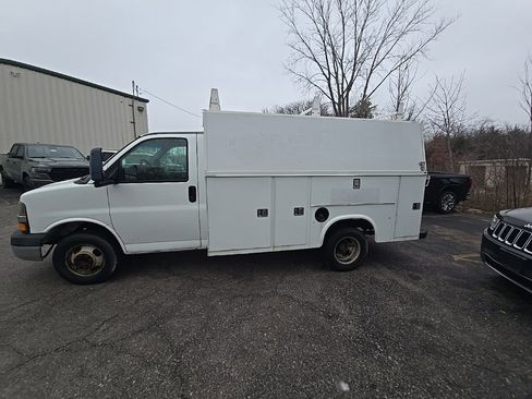 Used 2008 Chevrolet Express 3500 image 3