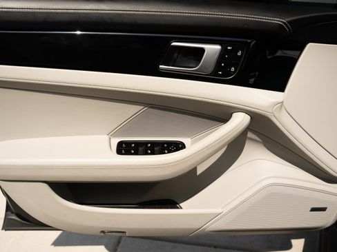 Used 2020 Porsche Panamera 4 image 20