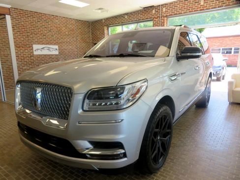 Used 2019 Lincoln Navigator Reserve w/ Cargo Package image 1