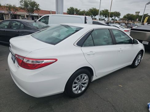 Used 2016 Toyota Camry LE FWD image 6