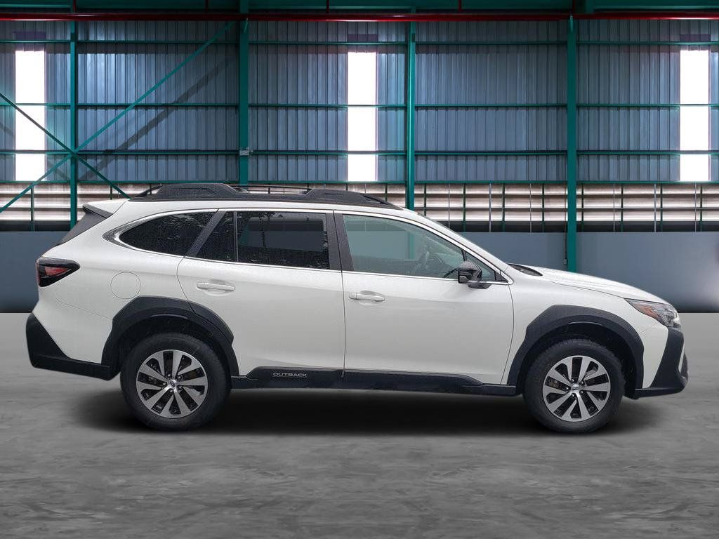 Used 2025 Subaru Outback Premium AWD/4WD image 4