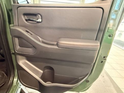 Used 2022 Nissan Frontier PRO-4X image 39