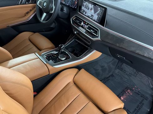 Used 2022 BMW X5 sDrive40i w/ M Sport Package image 16