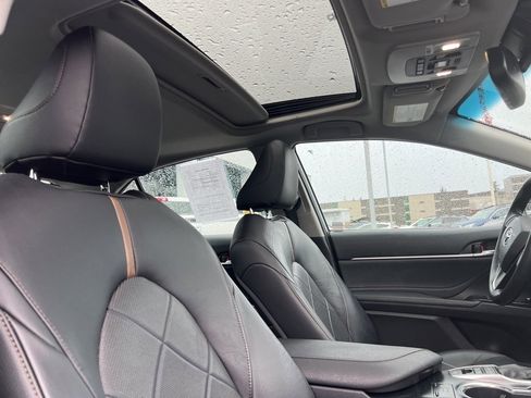 Used 2018 Toyota Camry XLE w/ Audio Package image 5