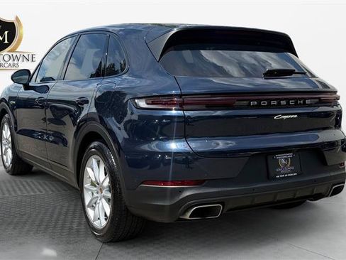 Used 2025 Porsche Cayenne E-Hybrid w/ Premium Package Plus AWD/4WD image 3