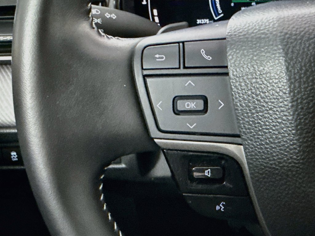 Used 2025 Toyota Camry SE w/ Multimedia Upgrade Package FWD image 11