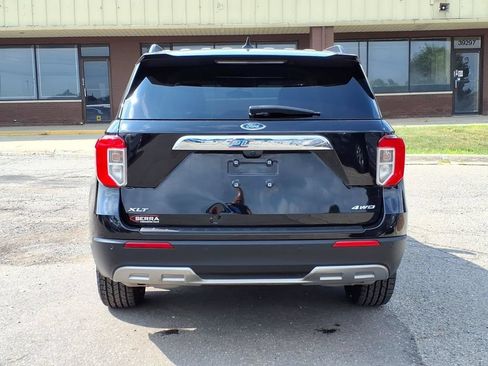 Certified 2023 Ford Explorer XLT w/ Equipment Group 202A AWD/4WD image 4