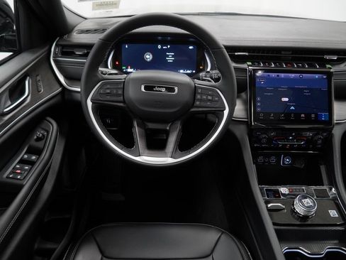 New 2025 Jeep Grand Cherokee Limited image 19