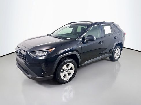 Certified 2021 Toyota RAV4 LE image 3