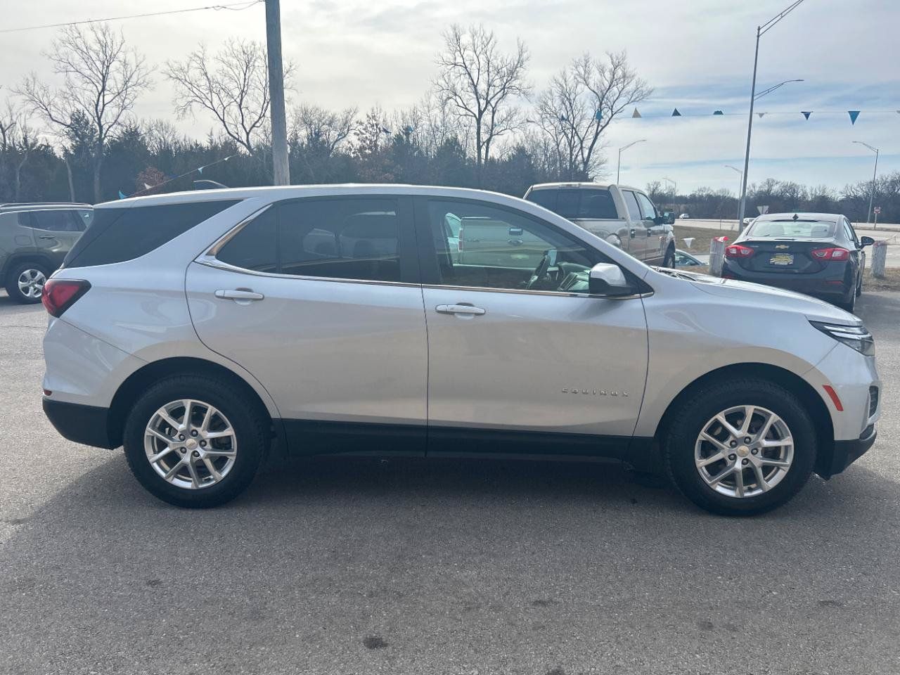 Used 2022 Chevrolet Equinox LT AWD/4WD image 4