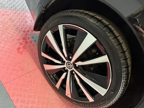 Used 2019 Nissan Altima 2.5 Platinum FWD image 33