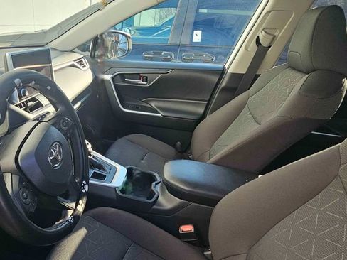 Used 2023 Toyota RAV4 XLE w/ Convenience Package image 7
