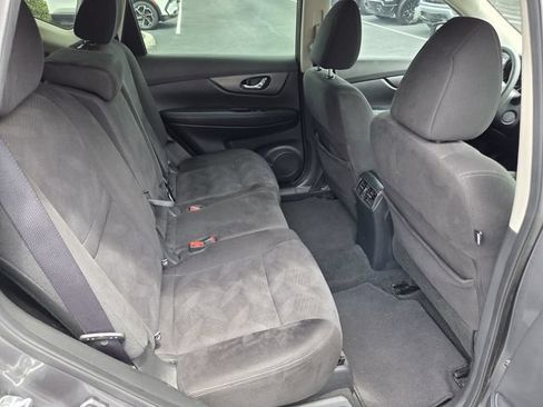 Used 2015 Nissan Rogue SV FWD image 17