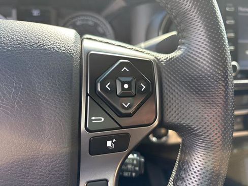 Used 2023 Toyota Tacoma SR5 AWD/4WD image 9