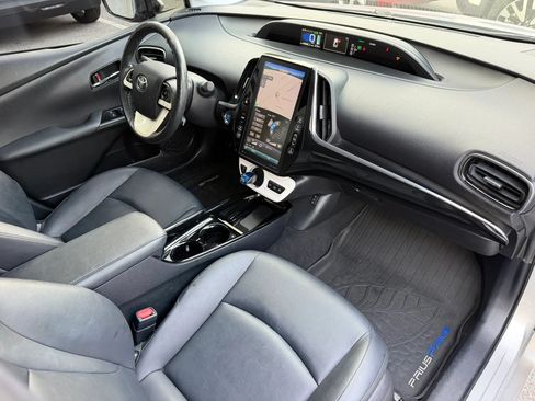 Used 2017 Toyota Prius Prime Premium FWD image 22