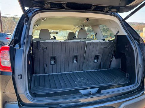 Certified 2022 Subaru Ascent Premium w/ Convenience Package image 12