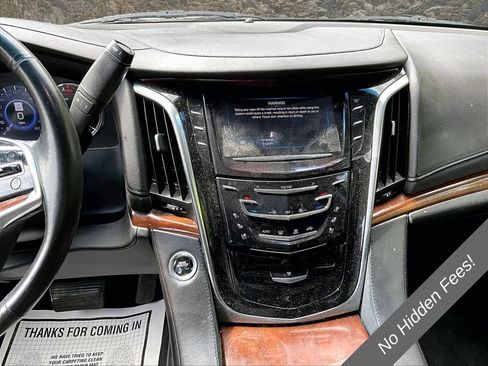 Used 2018 Cadillac Escalade Luxury AWD/4WD image 6
