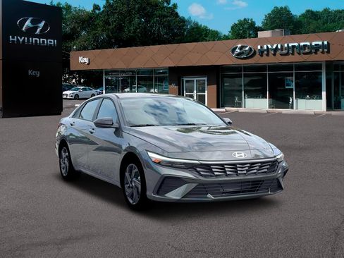 New 2026 Hyundai Elantra Sport image 11