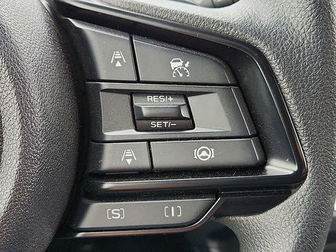 Used 2025 Subaru Crosstrek 2.0i Premium AWD/4WD image 17