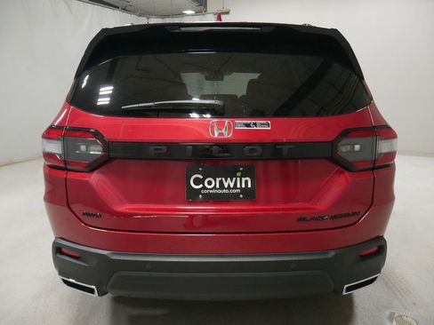 New 2025 Honda Pilot Black Edition image 7