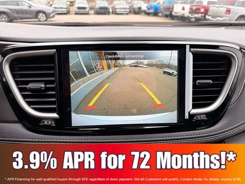 New 2026 Chrysler Pacifica Select FWD image 26