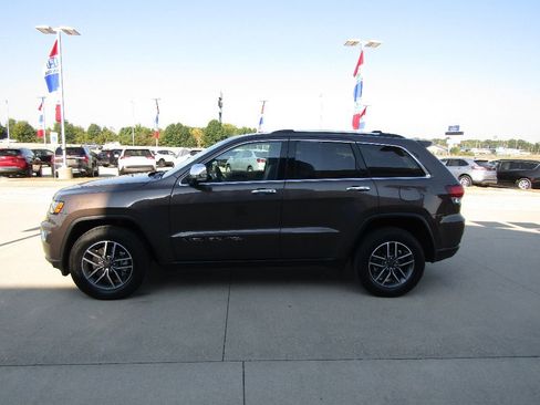 Used 2021 Jeep Grand Cherokee Limited w/ Trailer Tow Group IV image 8