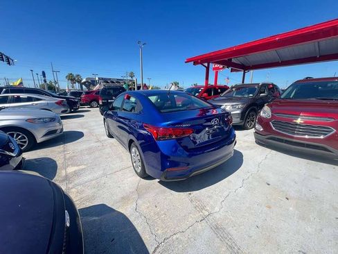 Used 2021 Hyundai Accent SE FWD image 4