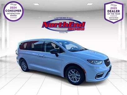 Used 2024 Chrysler Pacifica Touring-L