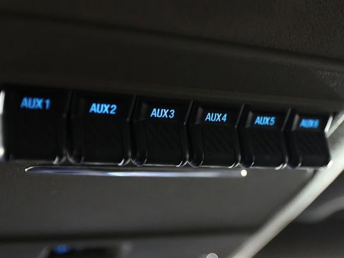 Used 2025 Ford F250 Platinum w/ Platinum Plus Package AWD/4WD image 36