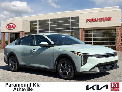 New 2025 Kia K4 LXS