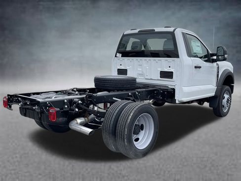 New 2025 Ford F550 4x4 Regular Cab Super Duty image 3