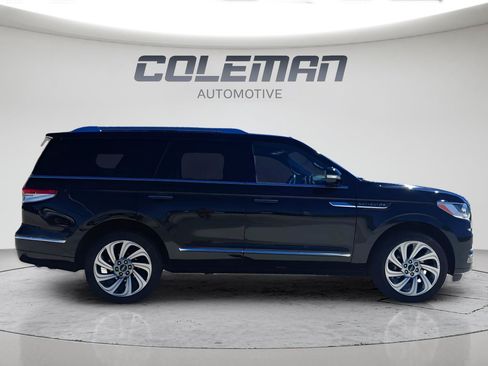 Used 2024 Lincoln Navigator Premiere AWD/4WD image 6