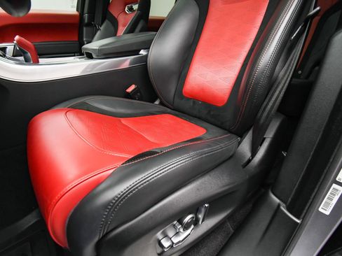 Used 2022 Land Rover Range Rover Sport SVR image 51