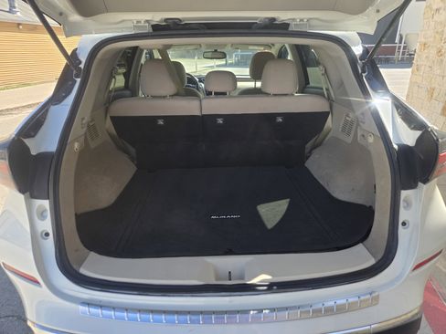 Used 2019 Nissan Murano SV image 17